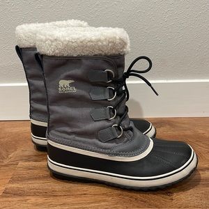SOREL WOMEN'S WINTER CARNIVAL IN GREY